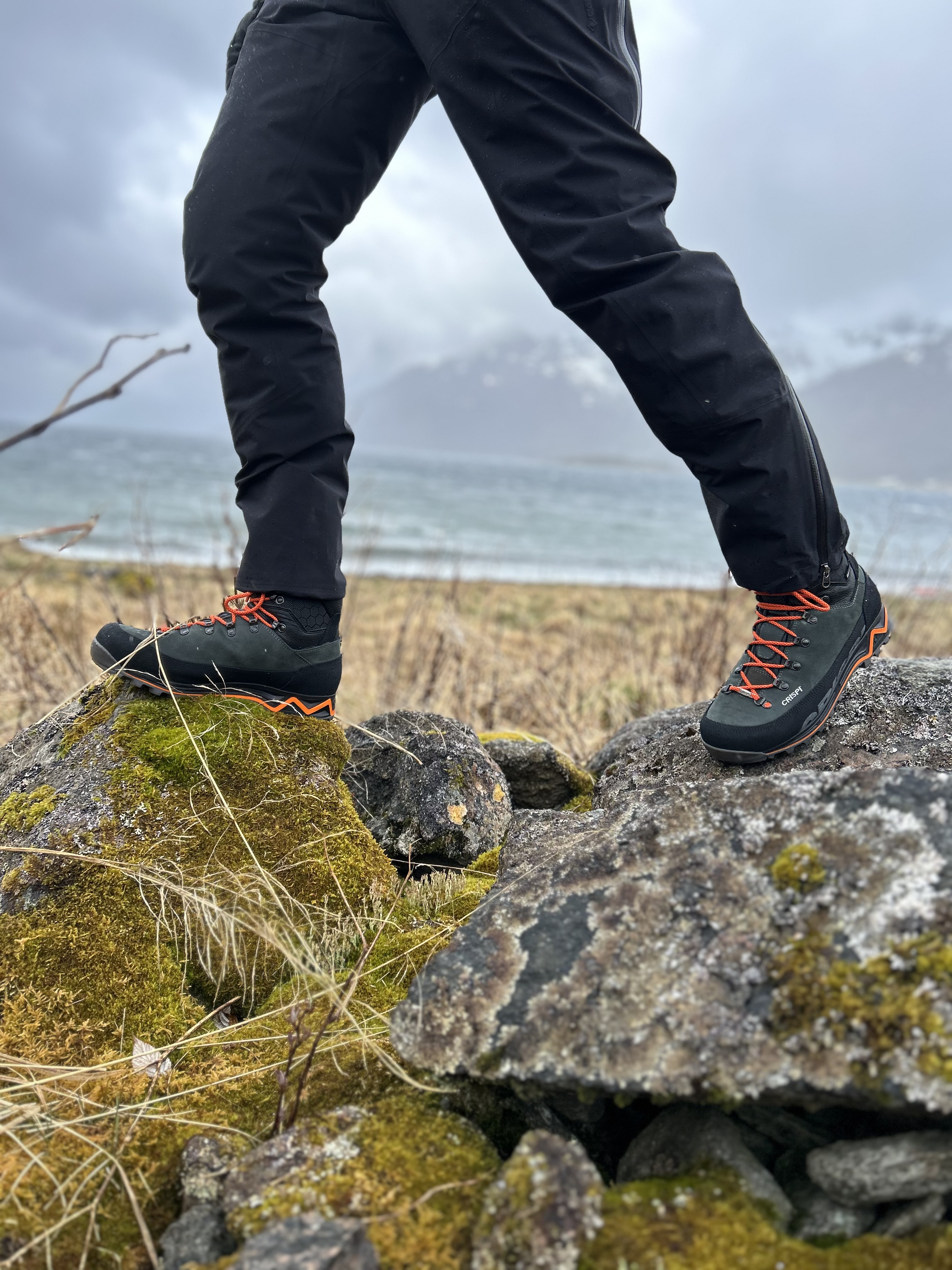 Crispi-sko mot fjorden